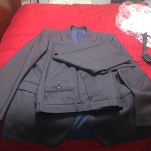 Men’s Assets Andrew Frezza Suit 2 piece, color charcoal gray